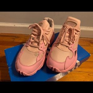 Adidas falcon